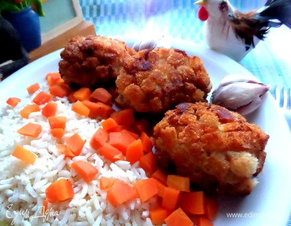 Обжариваем на масле на среднем огне со всех сторон и доводим до готовности под крышкой,уменьшив огонь. Если времени побольше,то можно сделать котлеты побольше,обжарить и поставить потом в духовку,чтобы мясо проготовилось!