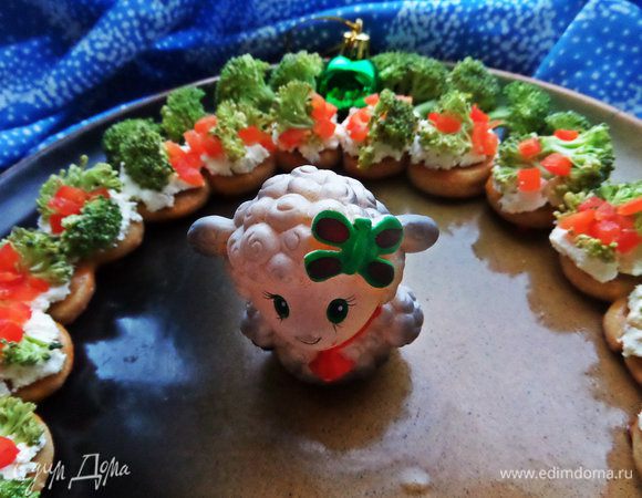 Рецепт здесь: http://www.edimdoma.ru/retsepty/70388-zakuska-rozhdestvenskiy-venok