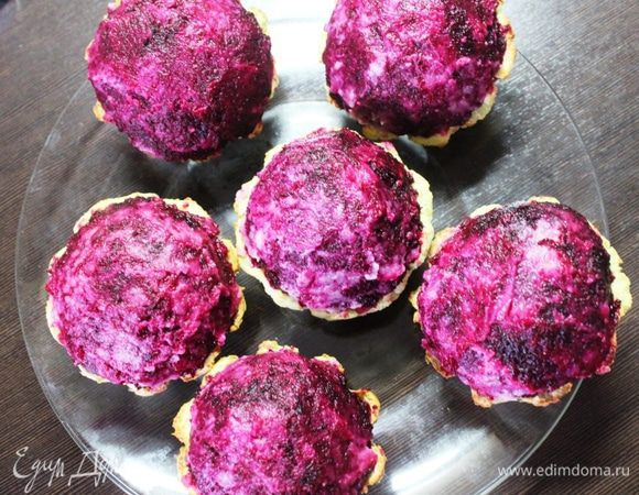 И финальные слои свеклы и соуса (соуса не жалеем).