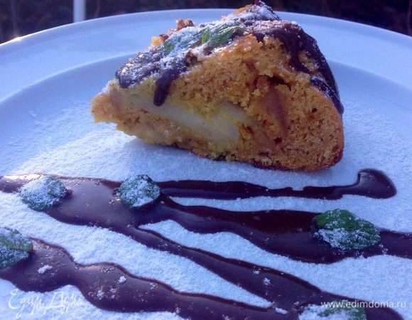 Тестом заливаем яблоки и ставим выпекаться на 35-40 мин
Шоколад топим на водяной бане и поливаем сверху уже остывший пирог
Приятного аппетита :-)