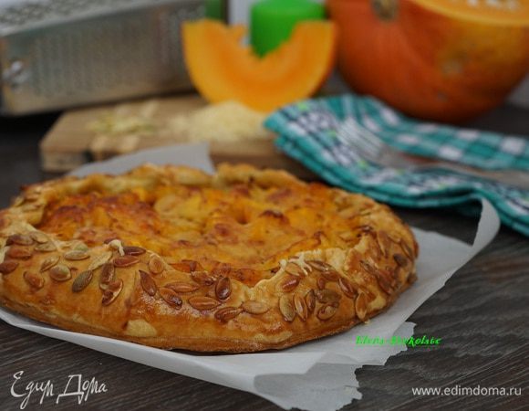 Выпекаем в разогретой до 190 градусов духовке 30-40 минут до зарумянивания теста. У меня ушло ровно 35 минут.