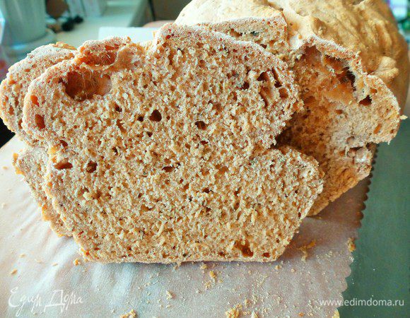 Выпекаем в разогретой до 180 гр духовке 40-50 минут.
Вот такой хлебушек получается в разрезе! Аппетитно, не правда ли?