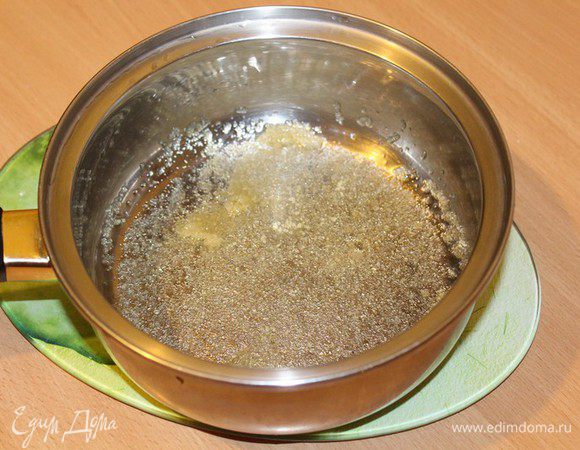 Для творожной массы: желатин замочить в небольшом количестве воды как указано на упаковке. 