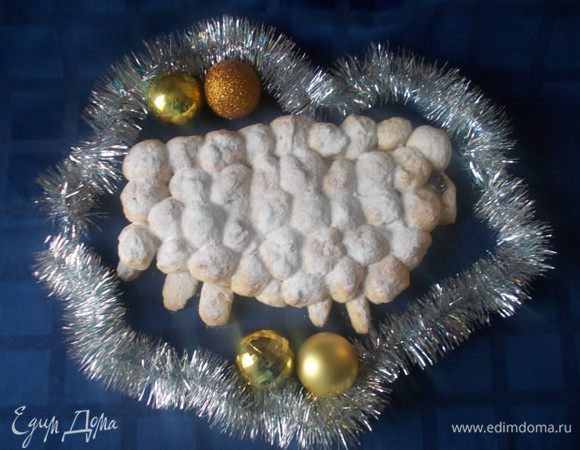 Когда остынет немного,посыпать сахарной пудрой и подавать к столу. Приятного аппетита!!!! Счастливых и вкусных вам праздников!!!!