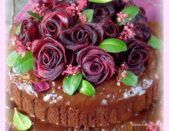 Думаю, ваши друзья будут в восторге от вида и вкуса пирога.