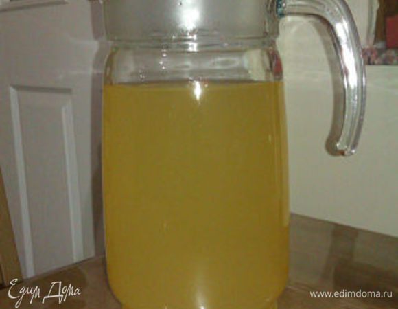 Снять с огня и процедить через сито.  
Накрыть крышкой и дождаться пока напиток остынет и настоится.  
В теплый напиток добавить мед по вкусу и лимонный сок. 
Напиток можно пить как теплым, так и холодным. И вкусно, и полезно!