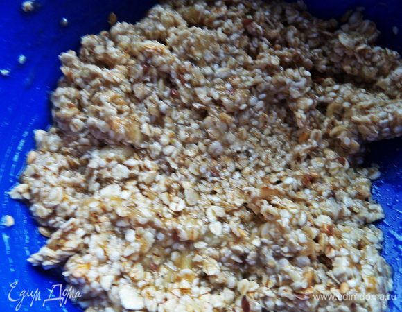 Перемешаем, дадим немного пропитаться.