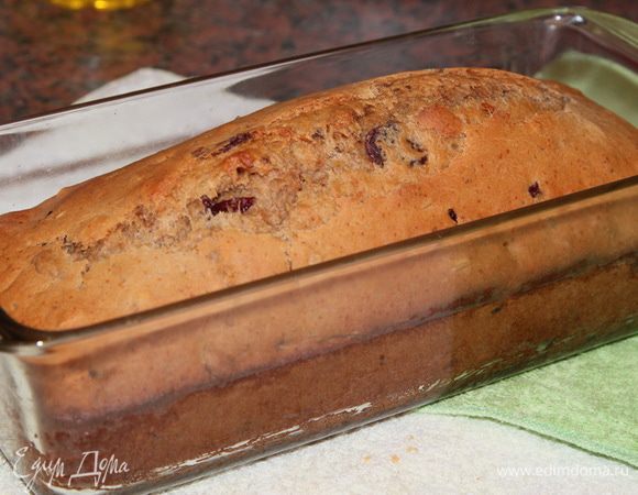 Выпекать кекс при 180*С около 40 минут в предварительно разогретой духовке (ориентируйтесь по своей духовке). Остудить, вынув из формы.