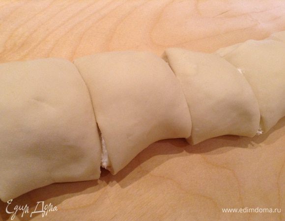 Нарезать на 8 частей.