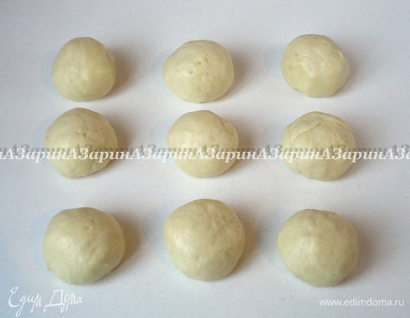 Вторую (меньшую) часть разделить на 9 кусочков.