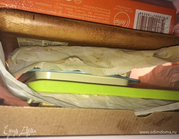 Можно под пресс в холодильник.