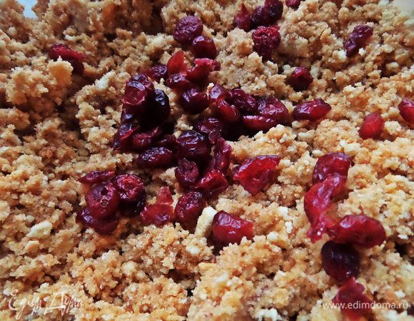 Клюкву или изюм.