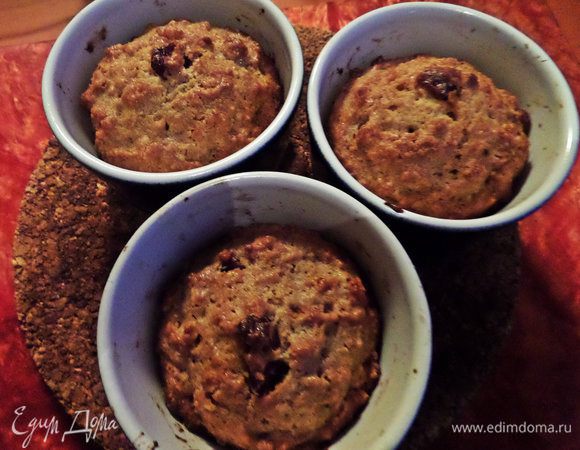 Выпекаем, пока не зарумянятся. Пекутся быстро, минут 20, так как там только яйца сырые! Благодаря белкам они немного поднялись.