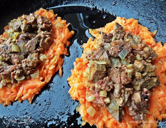 Сверху кладём печёночной начинки.