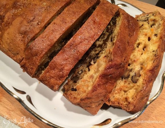 Для приготовлоения глазури смешать в чашке все ингредиенты, хорошенько размешать и покрыть еще горячий кекс.
Когда тыквенный кекс остынет, нарезать кусочками и подавать к столу.
Мне нравится такая выпечка с черным кофе.

Приятного аппетита! 