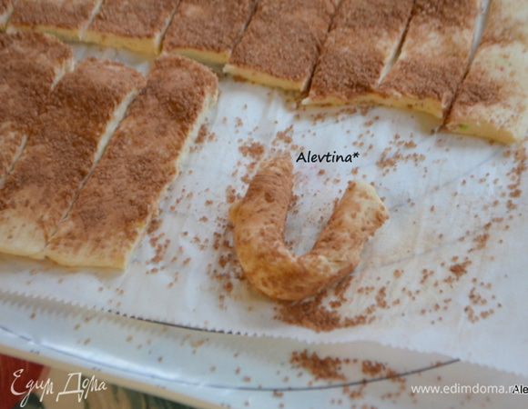 Ставим в заранее разогретую духовку и выпекаем при температуре 210 гр 10-12 мин. Готовое печенье переносим на решетку. Даем полностью остыть.