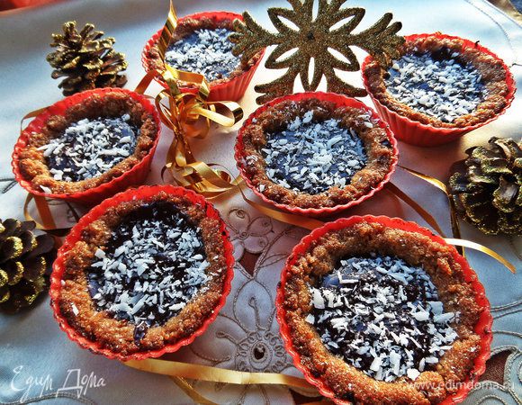 Кому лень делать грильяж или боится за зубки,можно и так подать, уже вкусно и красиво)))