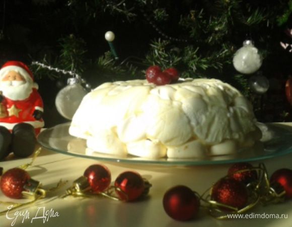 Перед подачей накрыть торт тарелкой, перевернуть и снять плёнку.  
