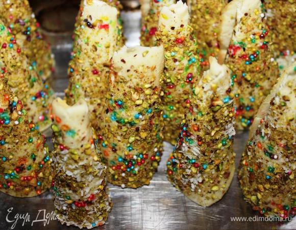 Получаем вот такие заготовки.
Последнюю партию я обсыпала еще и кокосовой стружкой.