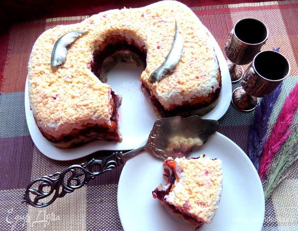 Очень удобно отделять кусочки и накладывать лопаткой.