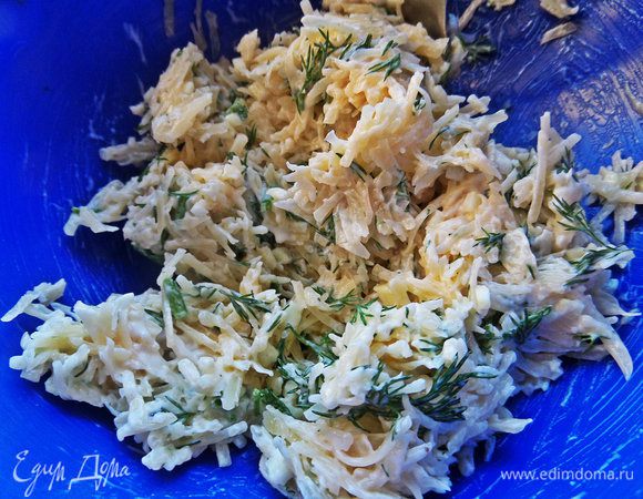 Укроп измельчить туда же.