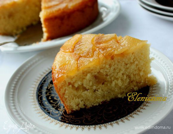 Нарезать клиньями и подавать.