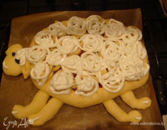 Выпекаем в разогретой духовке при 160 гр. 25 минут и после на 2 минуты на верхний уровень для подрумянивая.