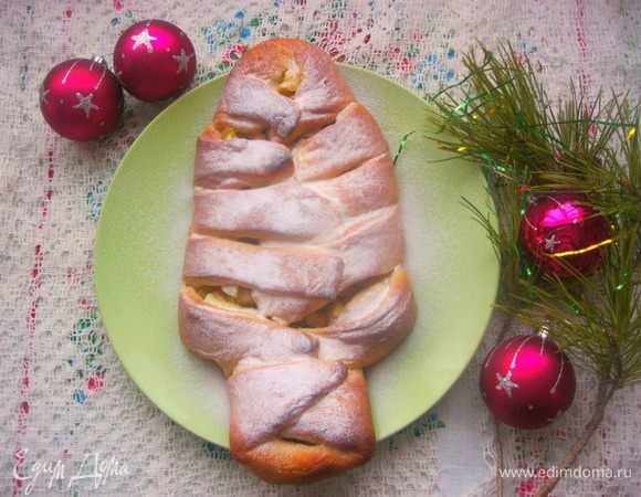 Присыпать пирог сахарной пудрой.
Приятного аппетита :-)