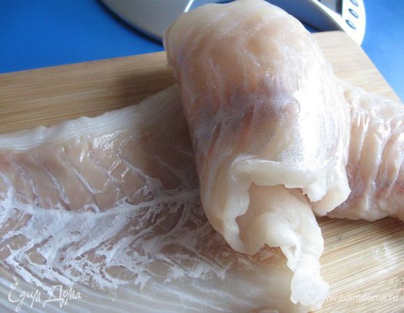 Вот из этого филе трески (идеальная мурманская рыбка) будем готовить.