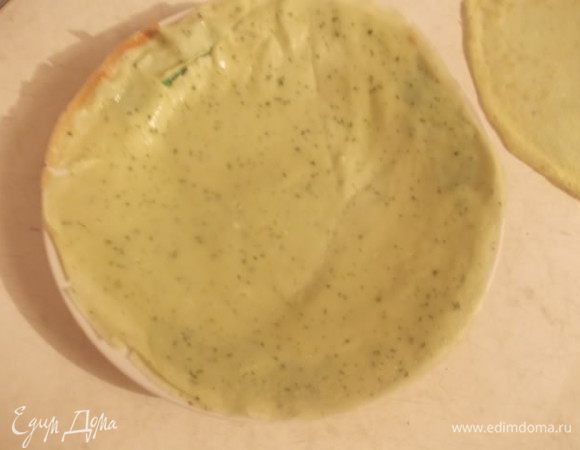 Пожарить блинчики. Получится около 10 штук.