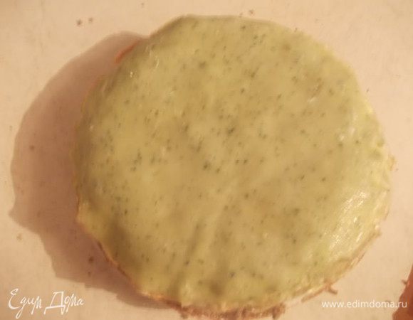 Накрываем вторым блинчиком и повторяем тоже самое и так до конца, пока не закончатся блины. 