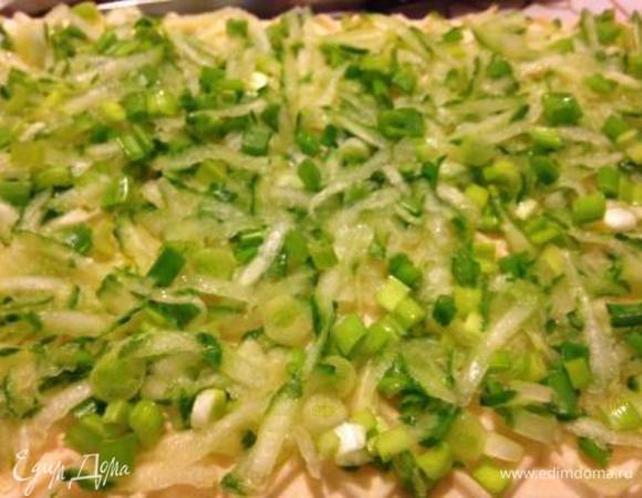 Затем огурец с зеленью.