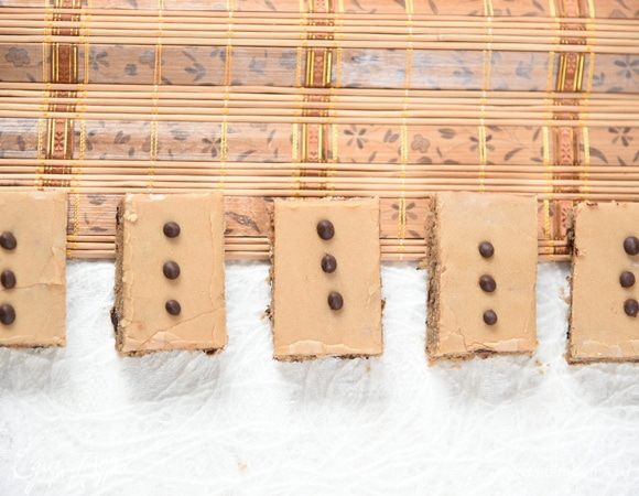 Разрезать на полоски.