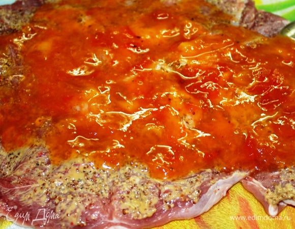 Сверху выложить пюре из спелой хурмы (для этого просто натереть ее на терке).