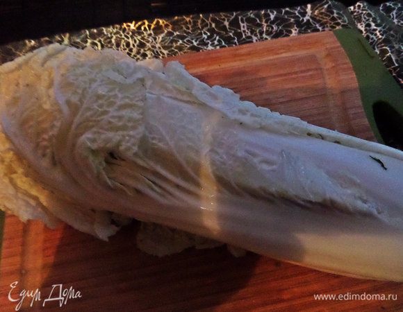 Обмотаем плёнкой или фольгой и отправим ненадолго в холодильник.