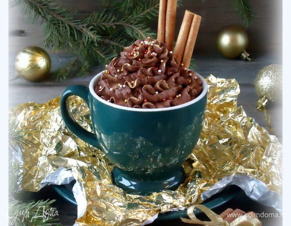 Украсить мусс можно чем угодно: кондитерской посыпкой, орешками, а так же взбитыми сливками. 

И еще, последнее. Шоколадная масса может долго не застывать, чем лучше её охладите, тем быстрее пойдет процесс застывания. Я предполагаю (!), что можно опустить первые пять минут взбивания, а просто помешивая охлаждать шоколадную массу погрузив её в ледяную воду или поставив на лед. И только немного охладив, приступать ко взбиванию. 