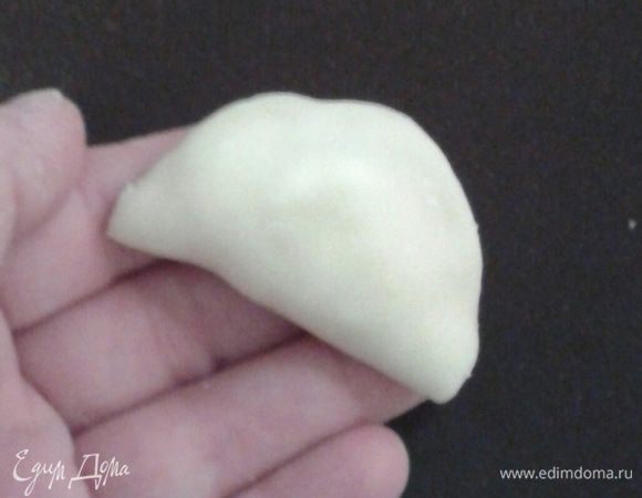 Вареники можно приготовить заранее, и сложить их в морозилку, 