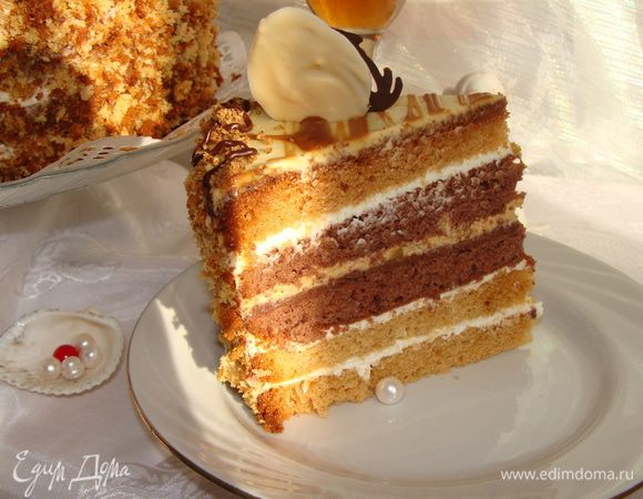 Из уст, попробовавших торт, услышала такие слова: изумительно и исключительно! На мой вкус все идеально сочетается!