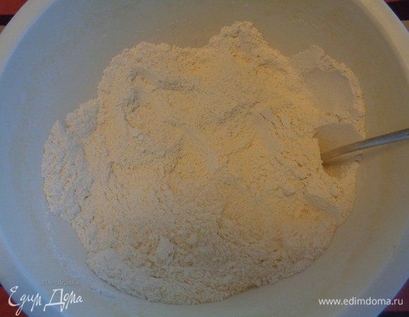 Добавить к мучной смеси.