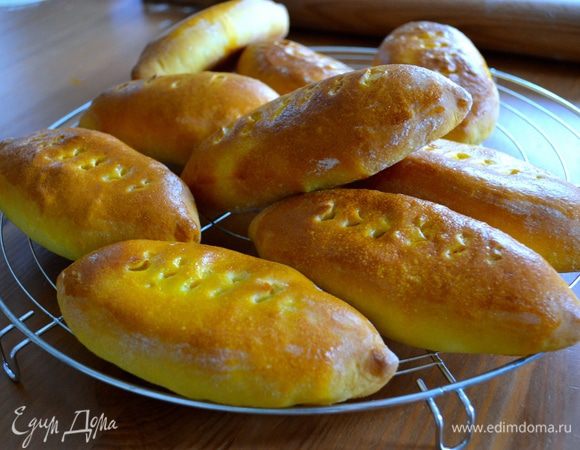 Готовые пирожки остудить на решетке. 