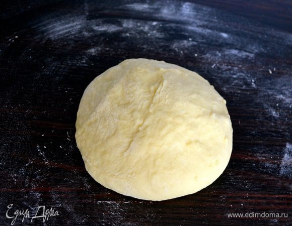 Замесить тесто.