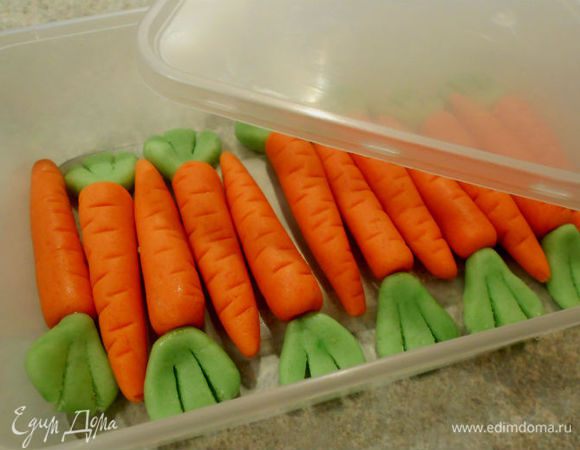 Можно сложить морковки в герметичный контейнер до нужного момента. Надеюсь, что теперь удовлетворила всех недоверчивых.