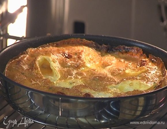 Отправить омлет под разогретый гриль на 3‒5 минут.