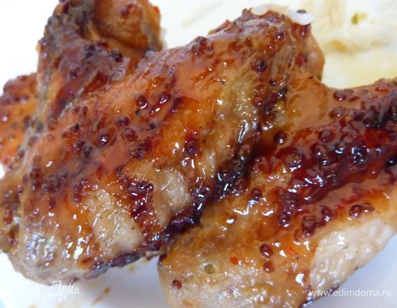 Очень вкусные крылышки по рецепту Апрель - Куриные крылышки в глазури 

http://www.edimdoma.ru/retsepty/67310-kurinye-krylyshki-v-glazuri

Очень рекомендую!