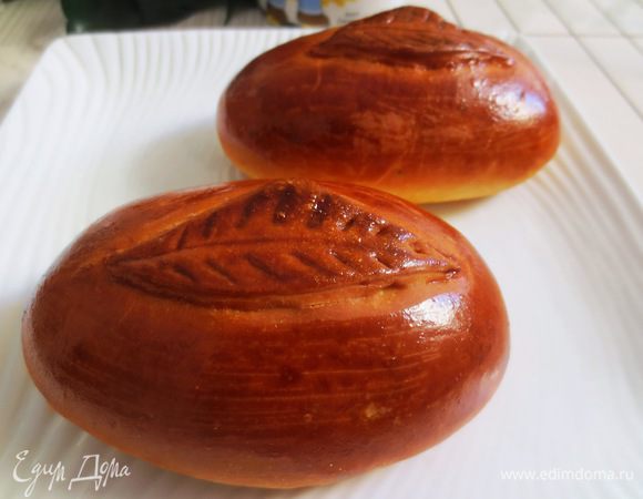 Выпекать пирожки при температуре 190-200 градусов 25 минут