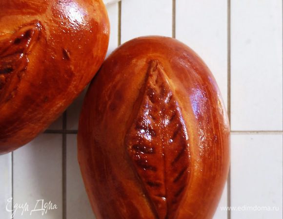 Начинку для пирожков можно сделать какую угодно, но если пирожки будут со сладкой начинкой, то количество сахара для теста нужно увеличить.