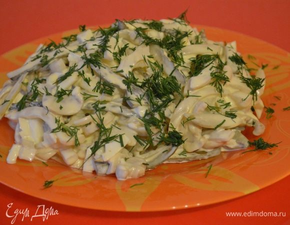 Салат заправляем майонезом и немного поперчить. Приятного аппетита!