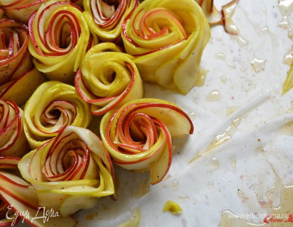 дольки в розочки.