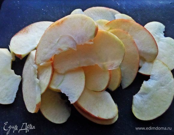 Нарезаем тонкими слайсами.