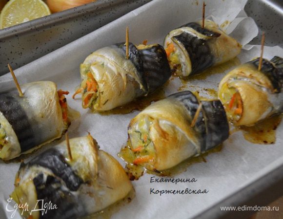 Вытащить из духовки. Удалить зубочистки. Подавать с долькой лимона.
Приятного аппетита!